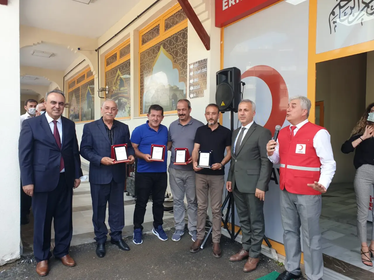 Haber: Kızılay- Hendek Belediyesi Erkan Albayrakoğlu Aşevinde Plaket Töreni - Öne Çıkan