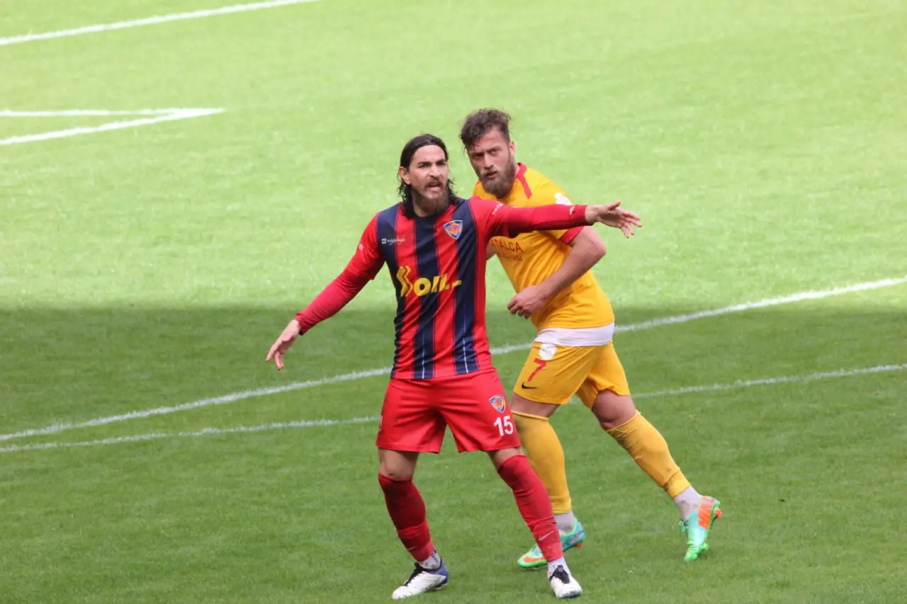 Haber: Hendekspor Altındaş ile Anlaştı - Öne Çıkan