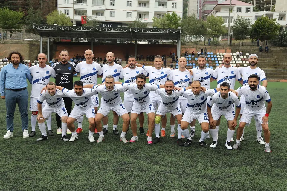 Haber: Hendek Veteranlar İkinci oldu - Öne Çıkan