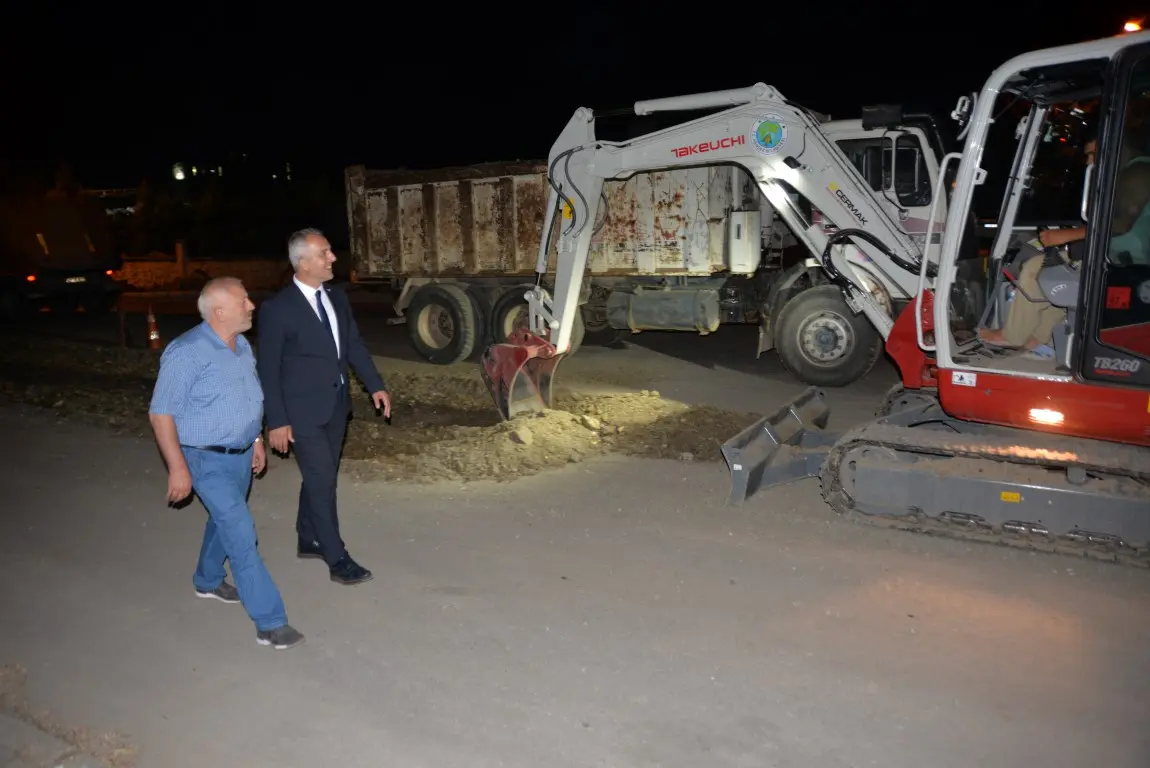 Haber: ALT YAPISI BİTEN SOKAKLARDA  ASFALT VE KALDIRIM ÇALIŞMASI - Öne Çıkan