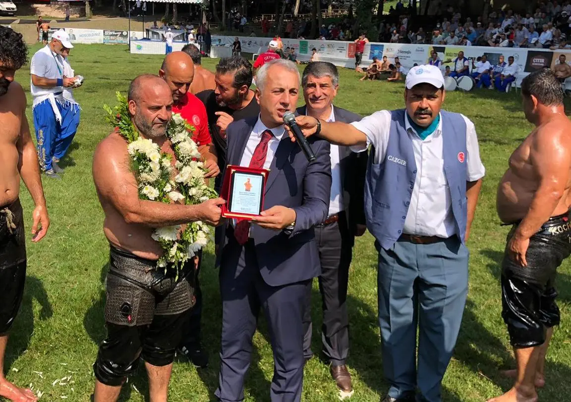 Haber: HENDEK BELEDİYESİNDEN AHDE VEFA - Galeri-1