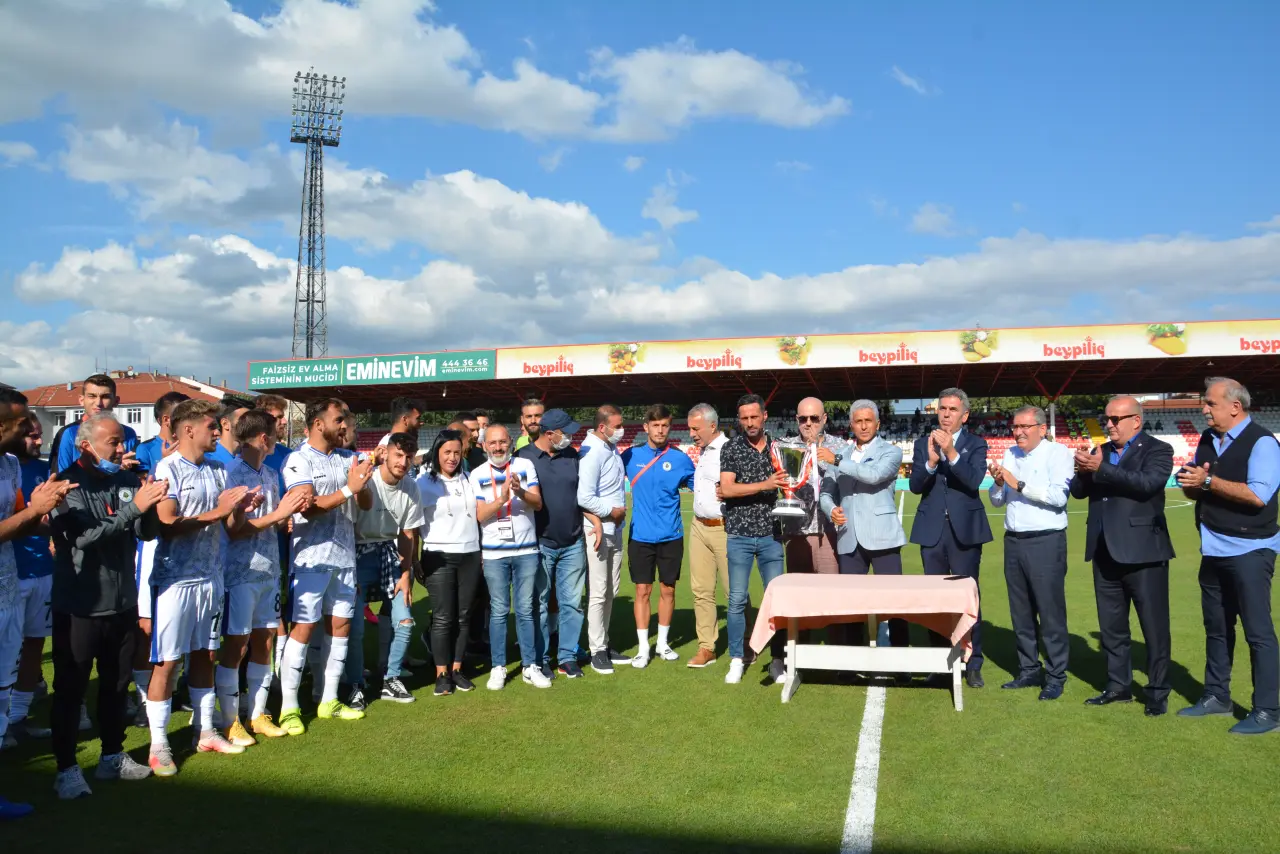 Haber: Hendekspor şampiyonluk Kupasına Kavuştu - Öne Çıkan