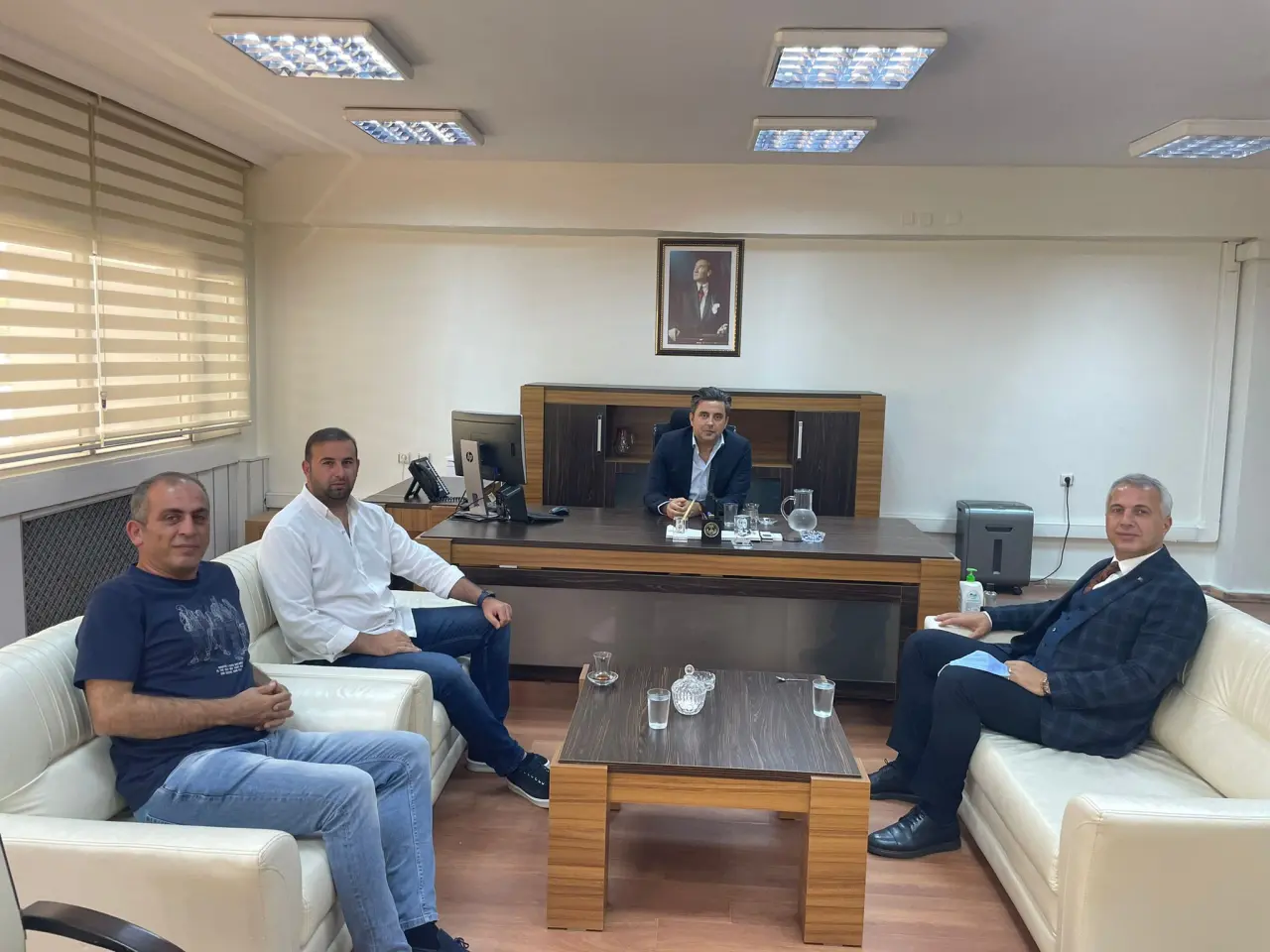 Haber: Babaoğlu ve Hendekspor Batman Emniyet Müdür Yardımcısını Ziyaret Etti - Öne Çıkan