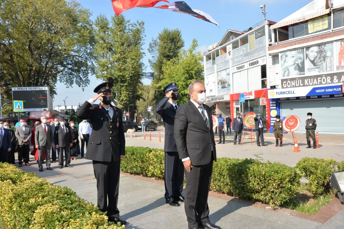 Haber: GAZİLER GÜNÜ HENDEK'TE TÖRENLE KUTLANDI - Galeri-1