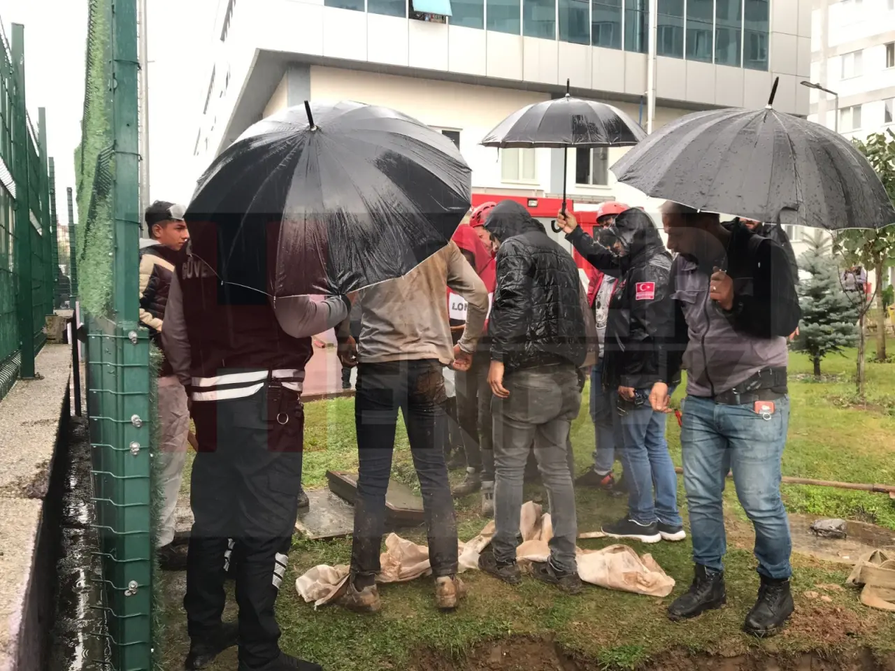 Haber: Havalandırma Boşluğuna Sıkıştı - Galeri-1