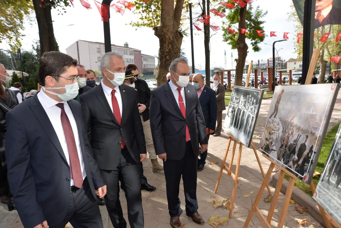 Haber: Hendek’te Cumhuriyetin 98. Yıl kutlamaları törenle başladı - Galeri-5