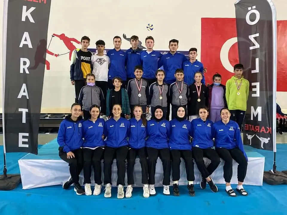 Haber: KARATE TAKIMI YİNE MADALYA BIRAKMADI - Öne Çıkan
