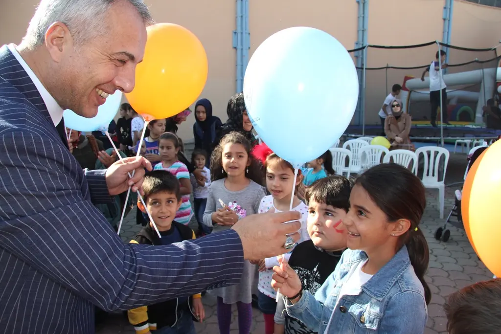 Haber: ÇOCUKLARA ‘BİZİM TURGUT’ HEDİYESİ - Öne Çıkan