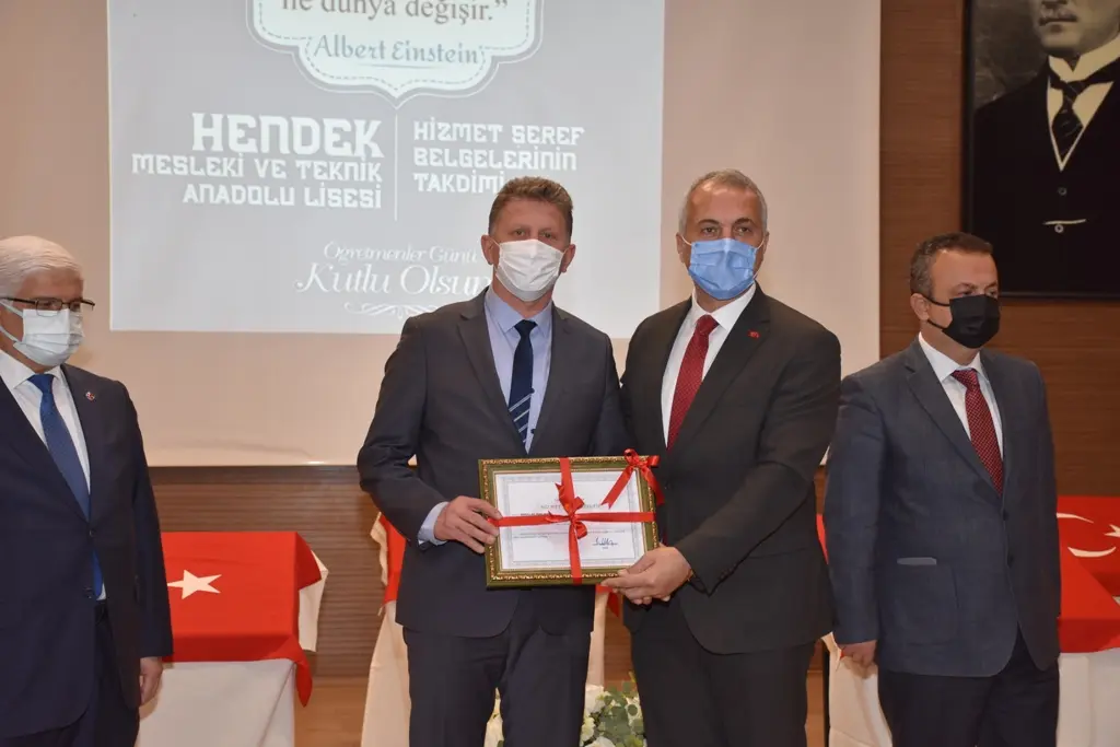 Haber: Hendek’te Öğretmenler Günü çeşitli etkinliklerle kutlandı - Galeri-3