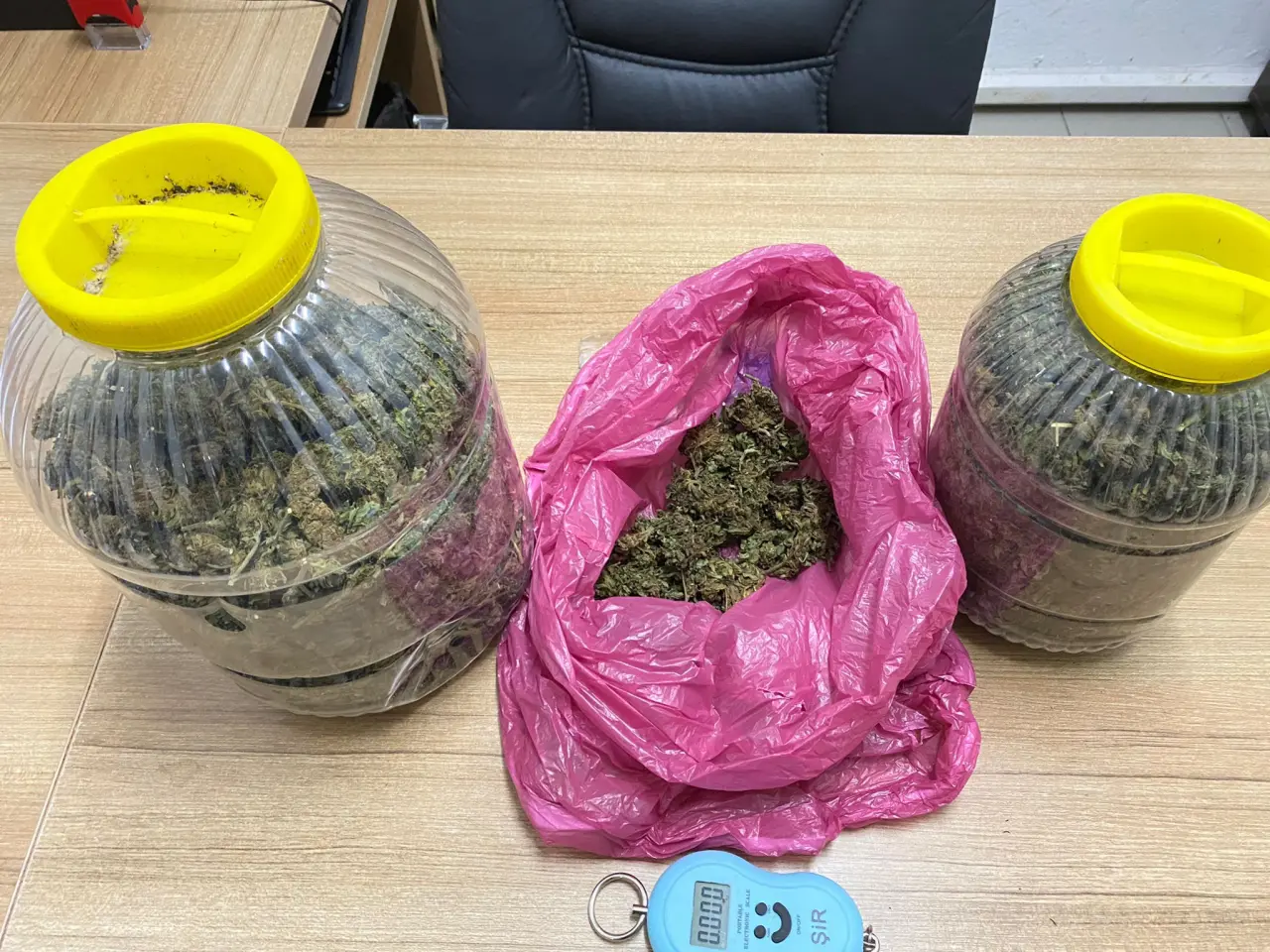 Haber: Jandarma 9 kilo esrar ele geçirdi - Galeri-1