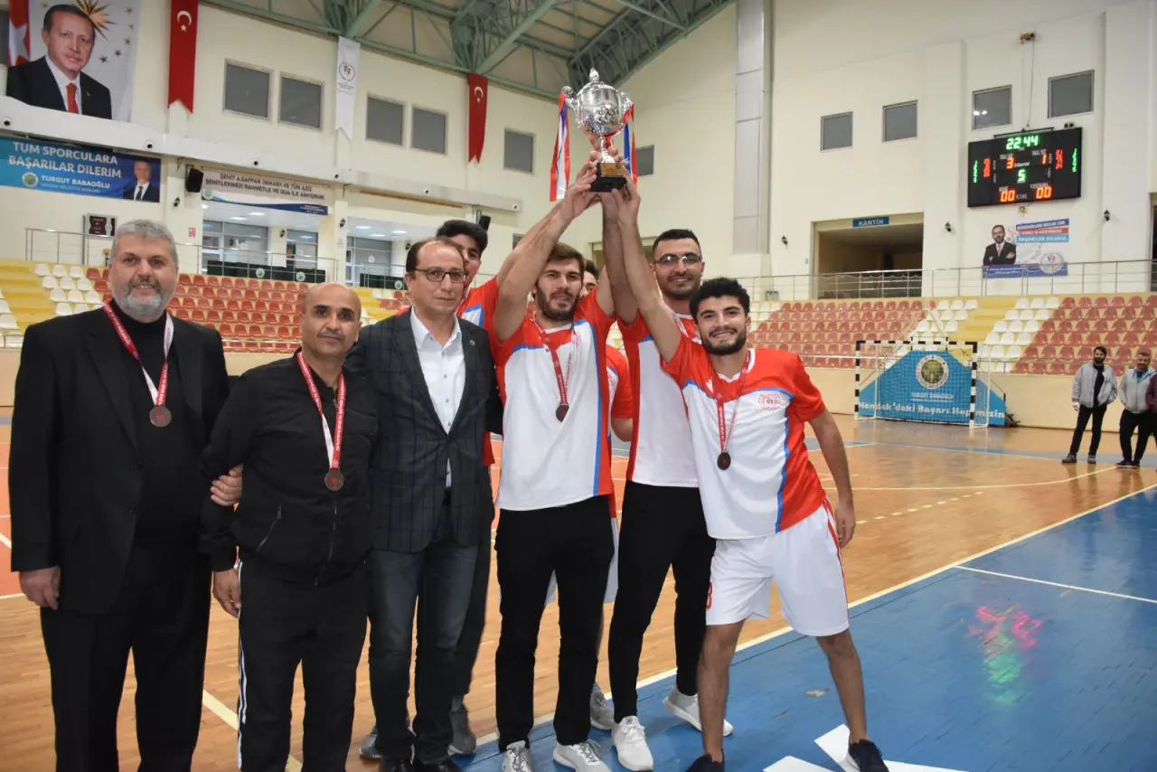 Haber: Voleybol Turnuvasında Şampiyon Aydın Kuruyemiş - Galeri-3