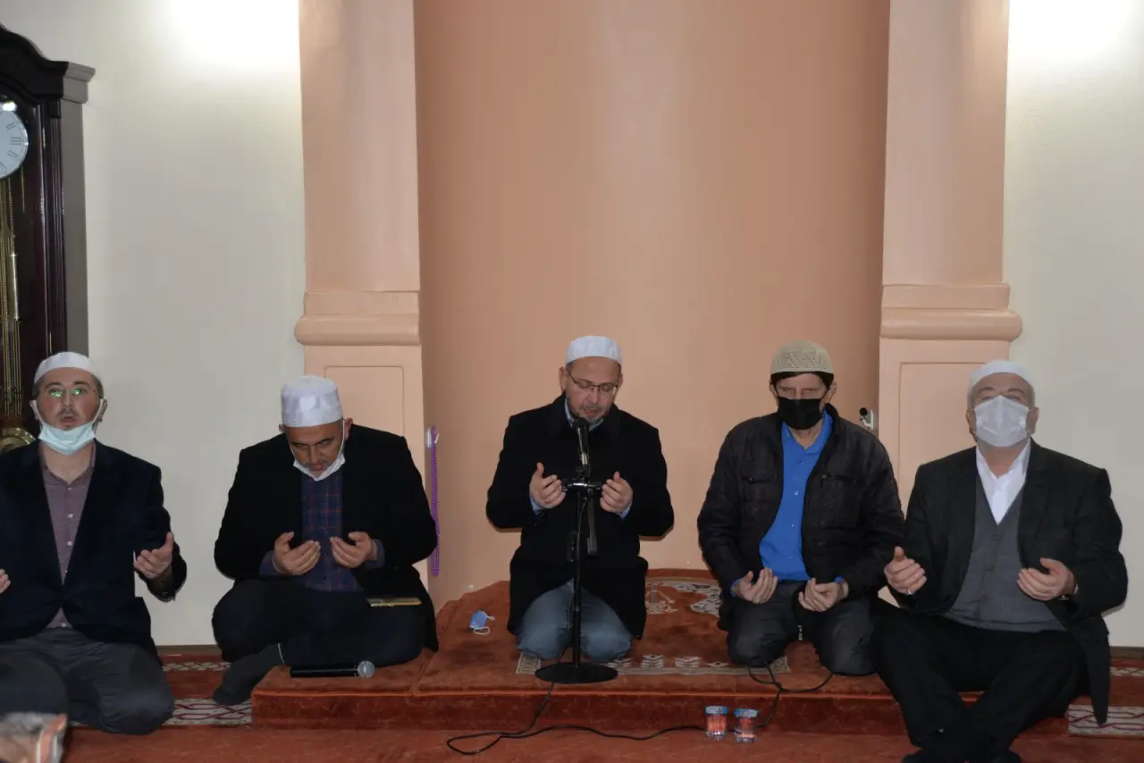 Haber: KAMİL KAMIŞOĞLU DUALARLA ANILDI - Galeri-1