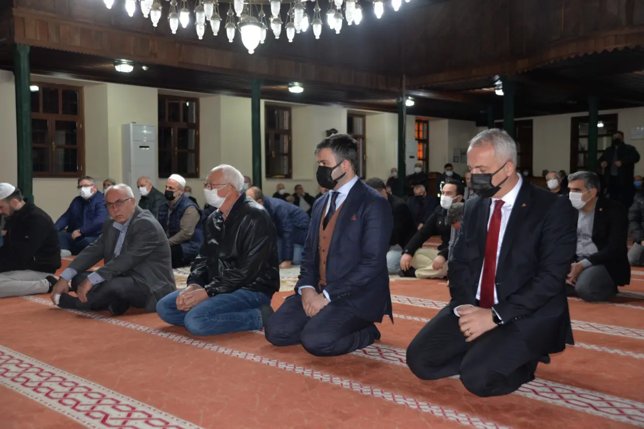 Haber: KAMİL KAMIŞOĞLU DUALARLA ANILDI - Öne Çıkan