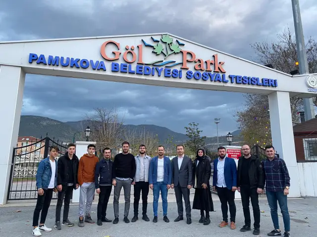 AK Partili Gençler Teşkilatları Gezdi