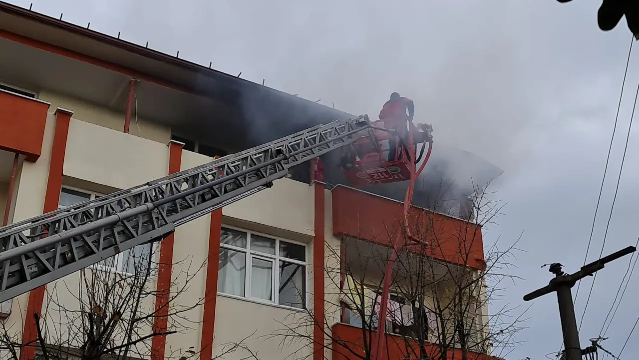 Haber: Çıkan Yangında Bir kişi dumandan etkilendi - Galeri-1