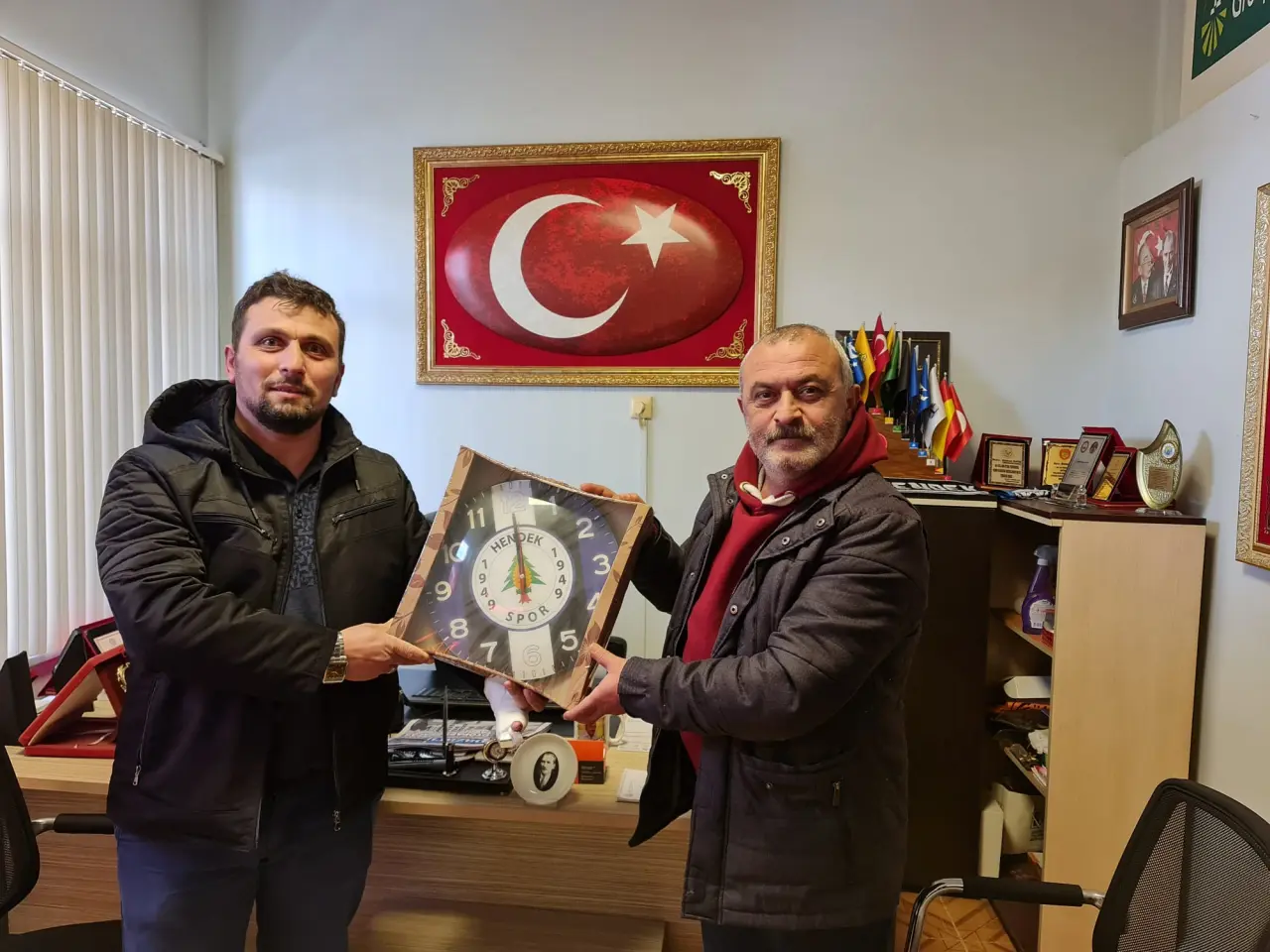 Haber: Hendekspor Saatleri teslim edildi - Galeri-2