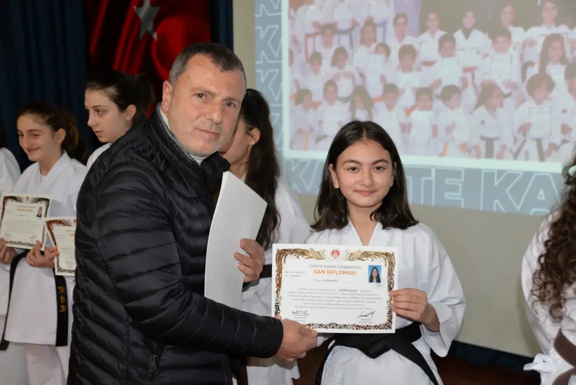 Haber: HENDEKLİ KARATECİLER TERFİ ETTİ - Galeri-5