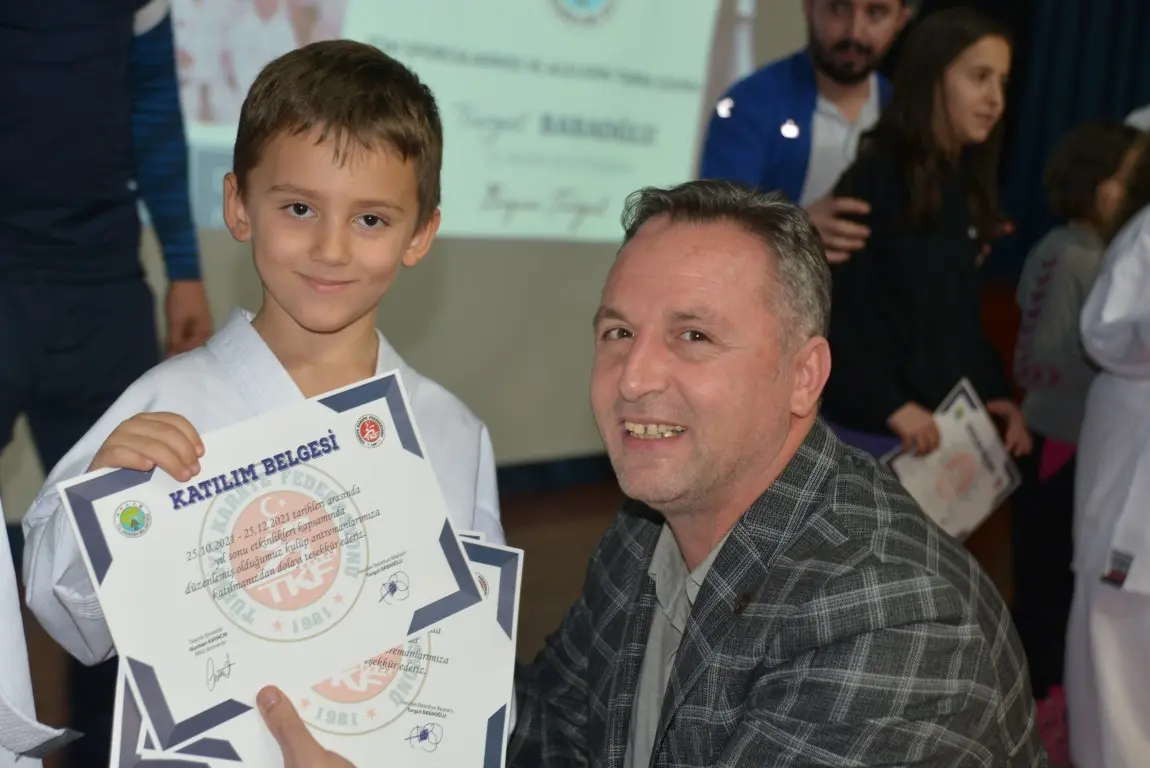 Haber: HENDEKLİ KARATECİLER TERFİ ETTİ - Galeri-2