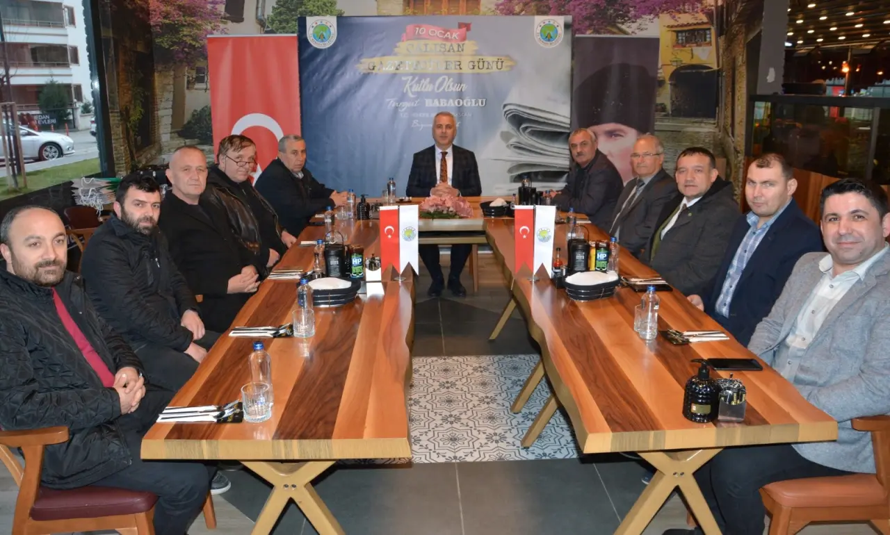 Haber: BAŞKAN BABAOĞLU GAZETECİLERLE BULUŞTU - Galeri-1