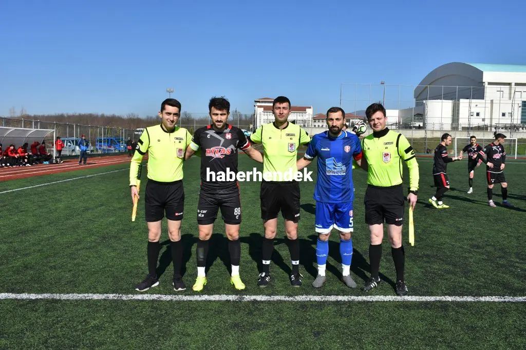 Haber: Gollü Maçın Galibi Yenimahallespor - Galeri-1