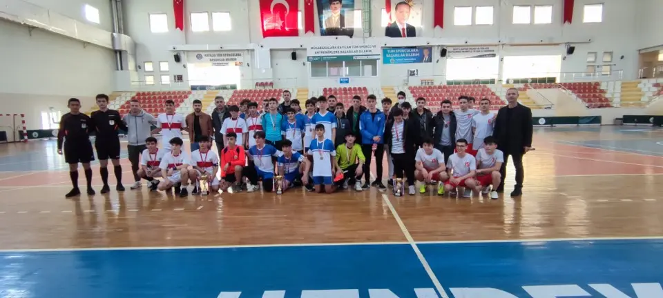 Haber: Futsal'da Şampiyon Osmangazi Mesleki ve Teknik Anadolu Lisesi Oldu - Öne Çıkan