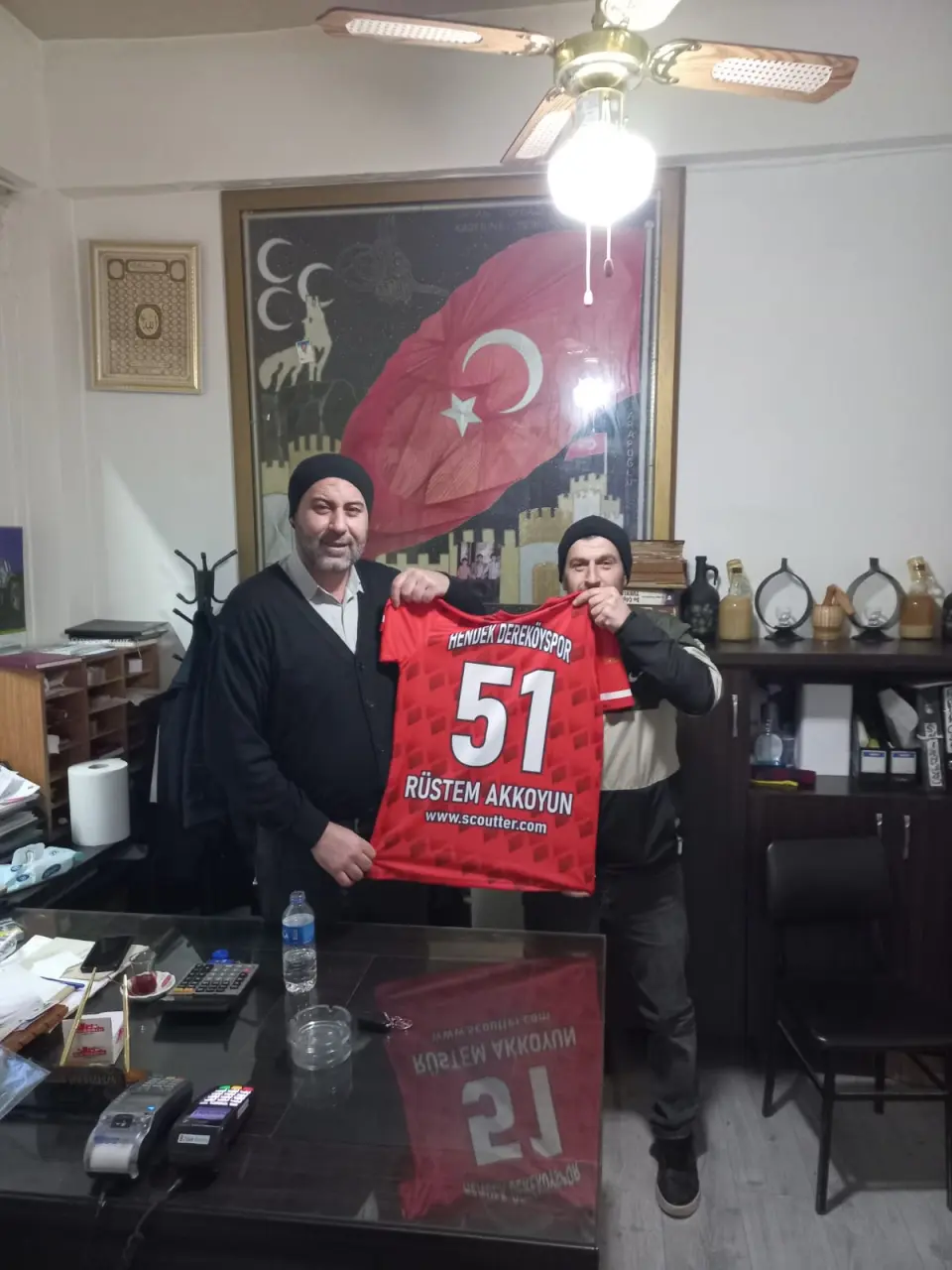 Haber: Dereköyspor’dan Destek Verenlere Forma Hediye - Galeri-3
