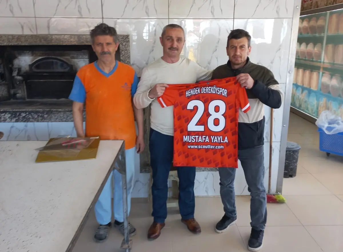 Haber: Dereköyspor’dan Destek Verenlere Forma Hediye - Galeri-2