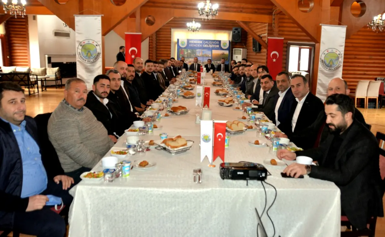 Haber: İŞ İNSANLARINDAN HENDEK ÖVGÜSÜ - Galeri-2