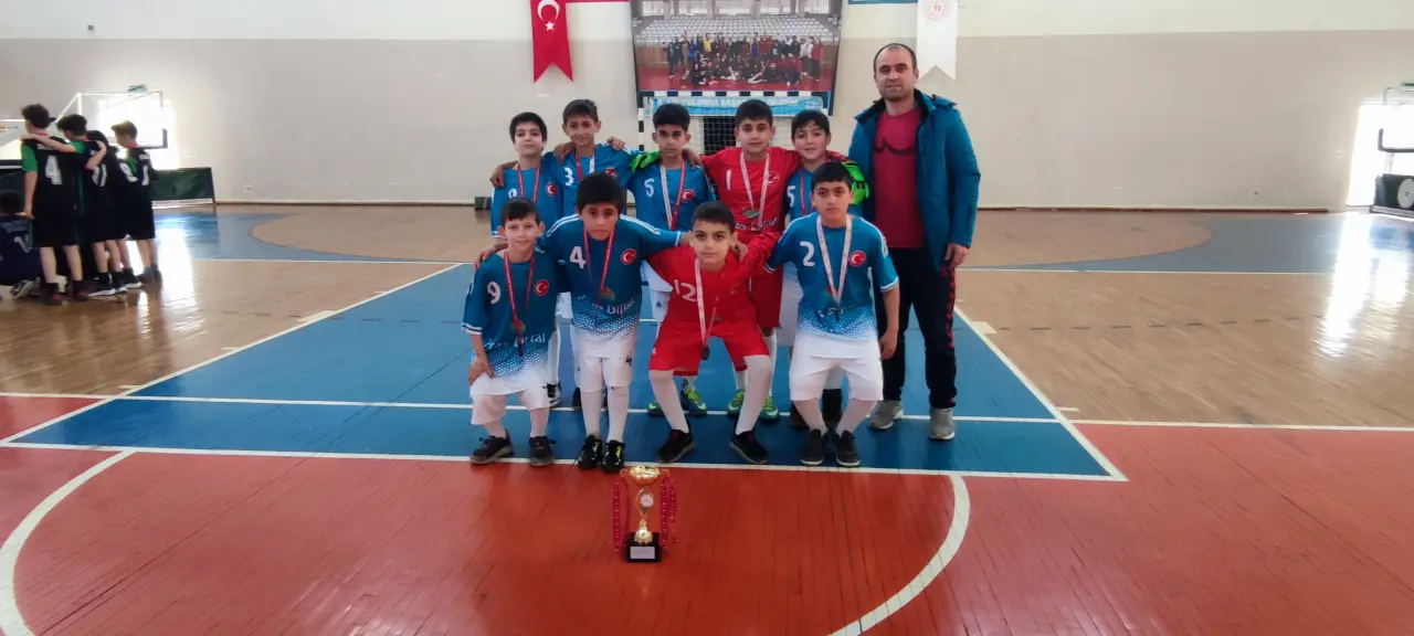Haber: Küçük Erkeklerde Şampiyon Ziya Gökalp - Galeri-1