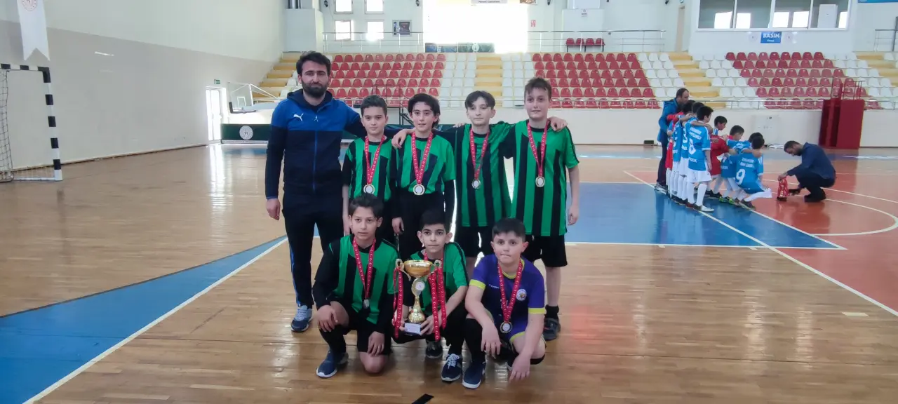 Haber: Küçük Erkeklerde Şampiyon Ziya Gökalp - Galeri-3