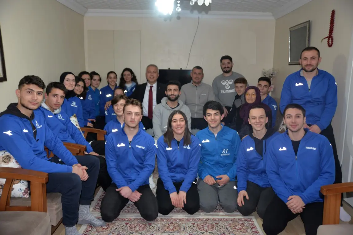 Haber: Babaoğlu’ndan Avrupa Şampiyonuna Ziyaret - Galeri-1