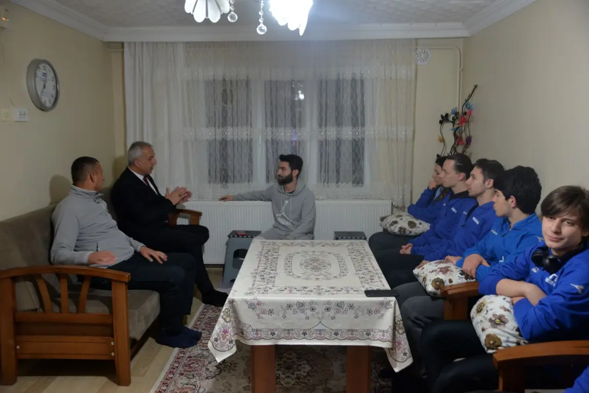 Haber: Babaoğlu’ndan Avrupa Şampiyonuna Ziyaret - Öne Çıkan