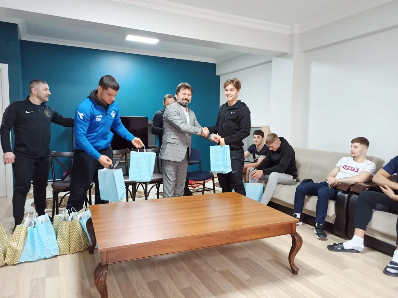 Haber: AVRUPA'NIN GÜREŞ KAMP MERKEZİ HENDEK - Galeri-1