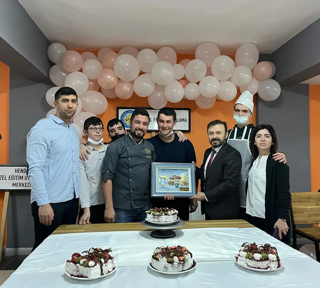 Haber: Özel Çocuklar Pastacılık Etkinliğinde Buluştu - Galeri-2