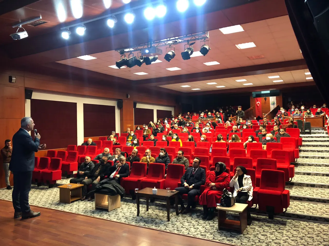 Haber: BAŞKAN BABAOĞLU: EĞİTİMİN VE  EĞİTİMCİLERİMİZİN YANINDAYIZ - Öne Çıkan