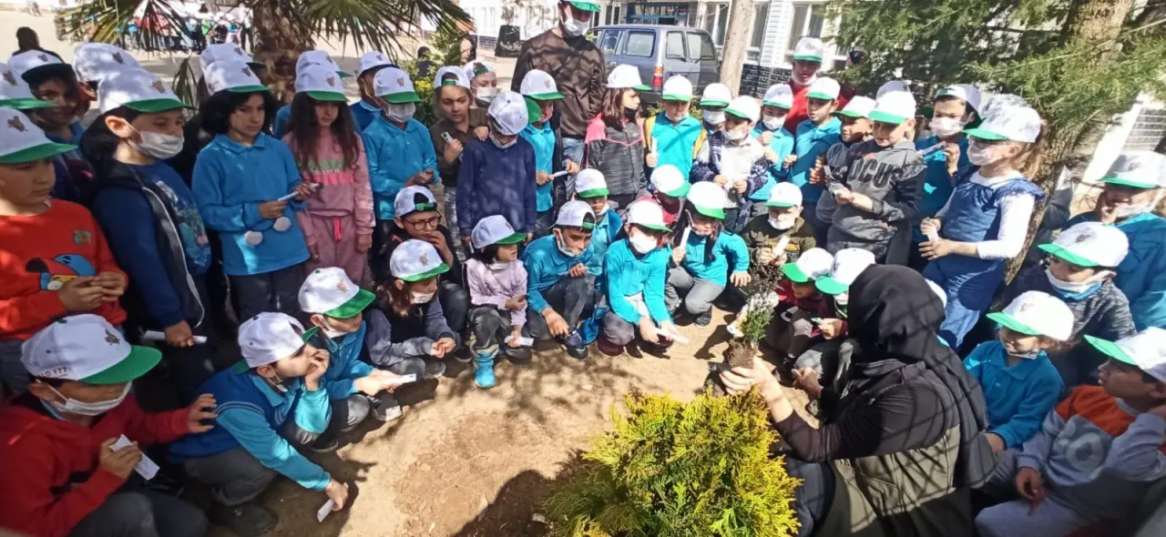 Haber: Mustafa Asım Öğrencileri Fidan Dikmeyi Öğrendi - Galeri-2
