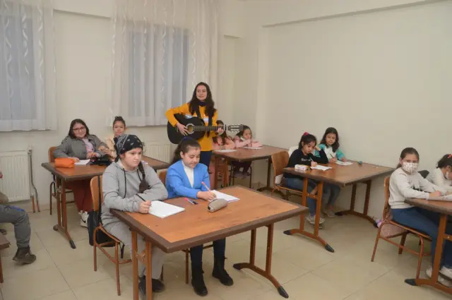 Gönüllü Öğretmenler öğrencilere büyük başarı sağlıyor