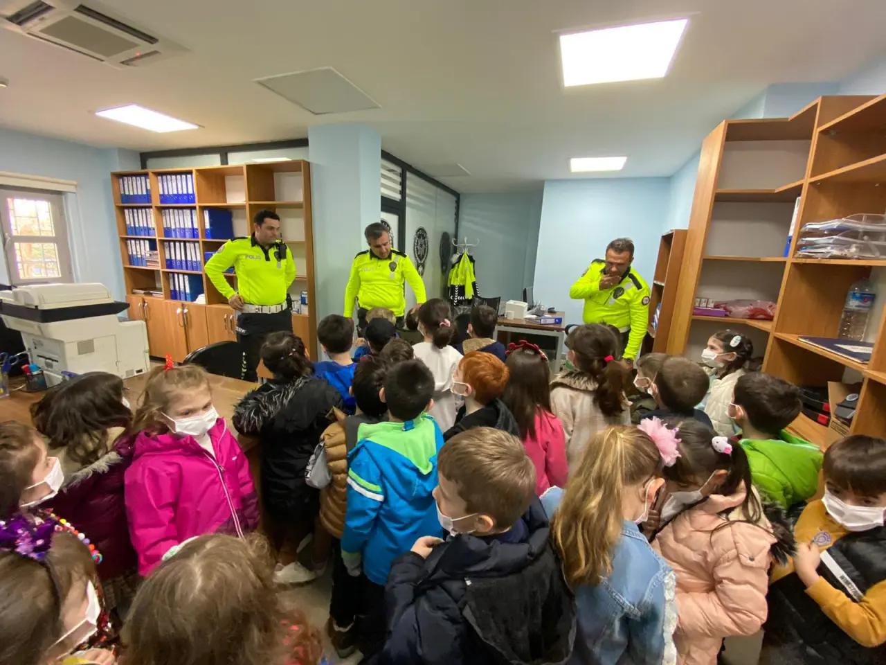 Haber: İmge Anaokulu Öğrencileri Polis Haftasında İlçe Emniyet Müdürlüğünü Ziyaret Etti - Galeri-4