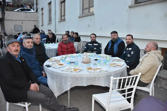 Haber: Hendek'in Zirvesinde İftar - Galeri-1