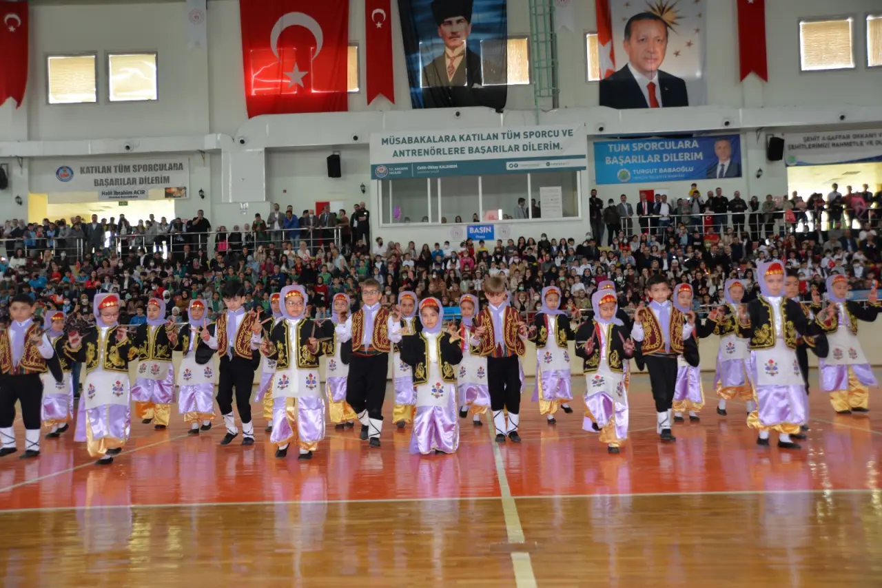 Haber: 23 Nisan Hendek´te Coşkuyla Kutlandı - Galeri-3