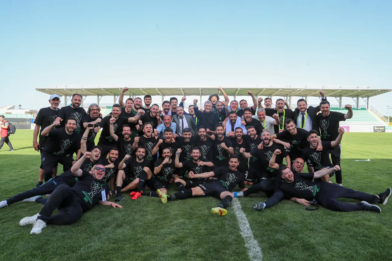 Haber: Şampiyon Sakaryaspor - Öne Çıkan