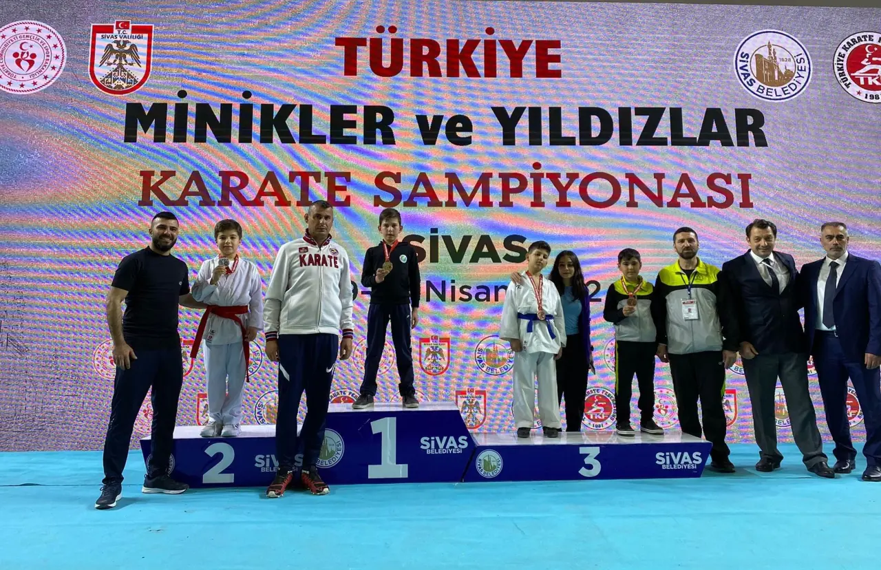 Haber: HENDEKLİ YILDIZLAR’A  BOSNA’DA MİLLİ GÖREV - Öne Çıkan