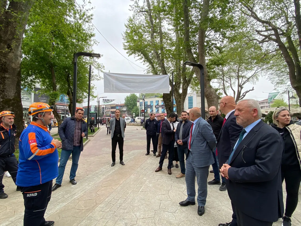Haber: Hendek Belediyesi Bir Anda Tahliye Oldu - Galeri-3