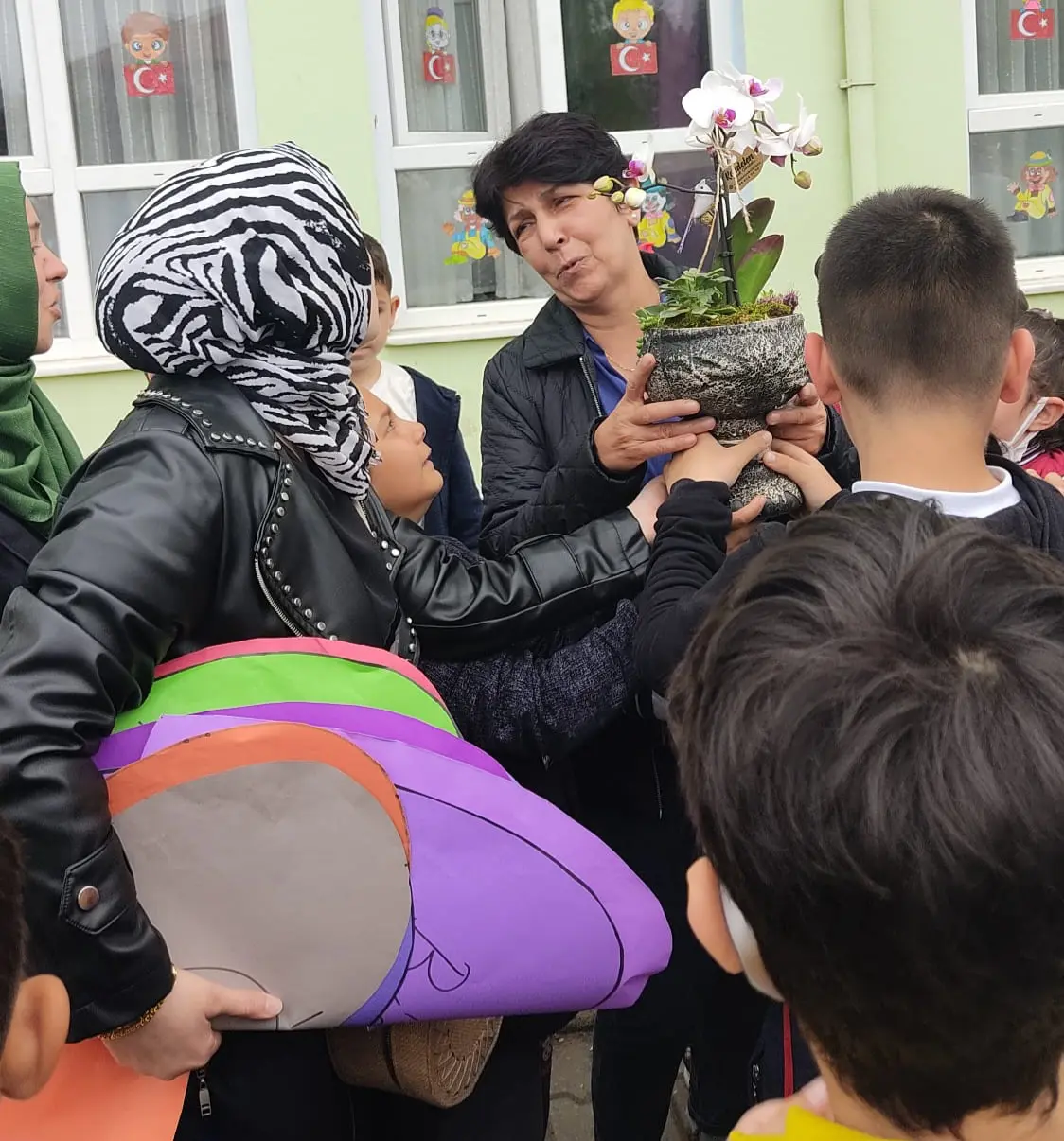 Haber: Ayşe Öğretmene Öğrencilerinden Veda Yemeği - Galeri-2