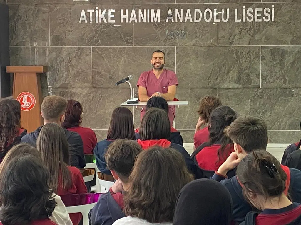 Haber: Atike Hanım Anadolu Lisesi gençleri Dr. Burak Hazine ile buluştu - Galeri-1
