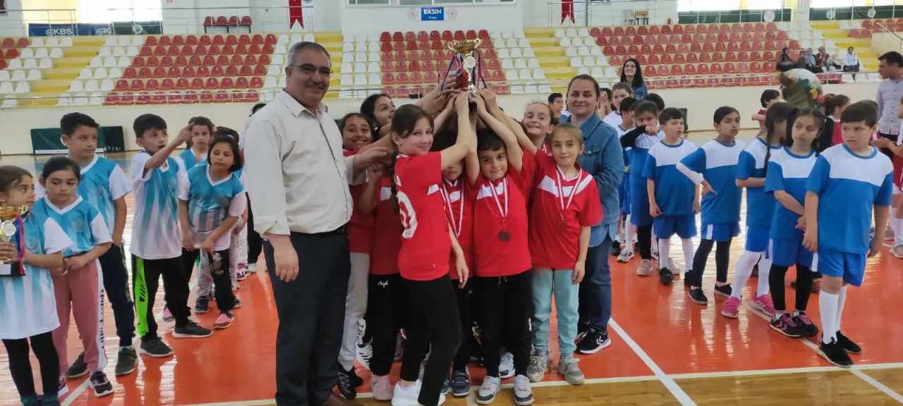 Haber: Hendek'te Çocuk Şenliği ödülleri Verildi - Galeri-2