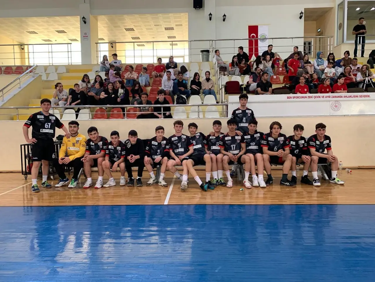 Haber: 1954 Hendekspor Hentbol Yıldız Takımı Büyük Başarıya İmza Attı - Galeri-2
