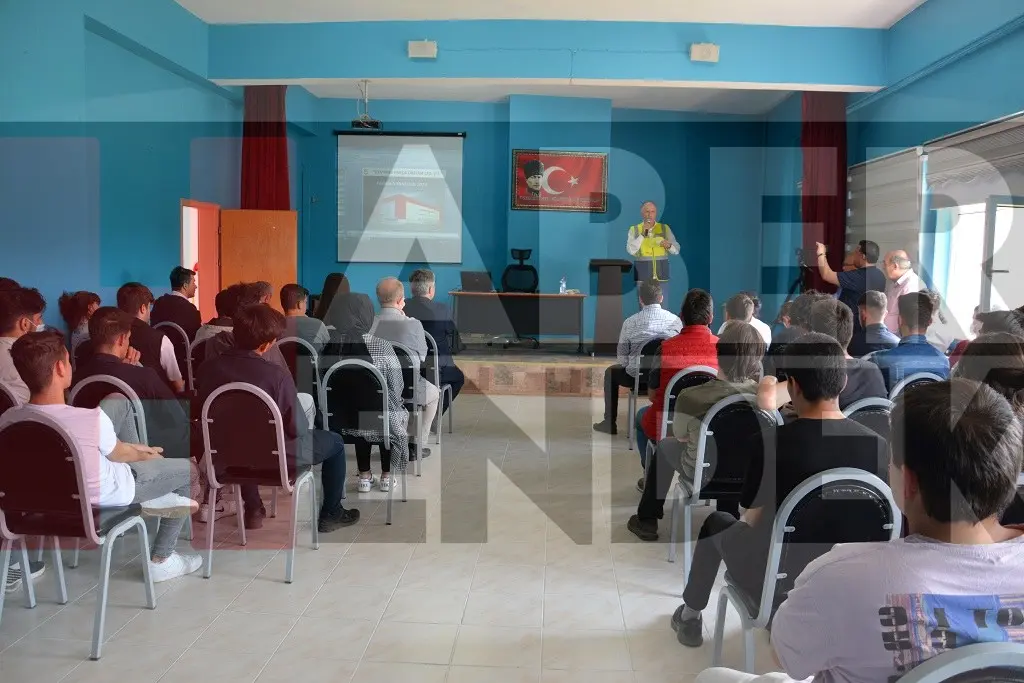Haber: EKV Pres Yönetim Kurulu Başkanı Zafer Çakmak Meslek Lisesi Öğrencileri İle Buluştu - Galeri-4