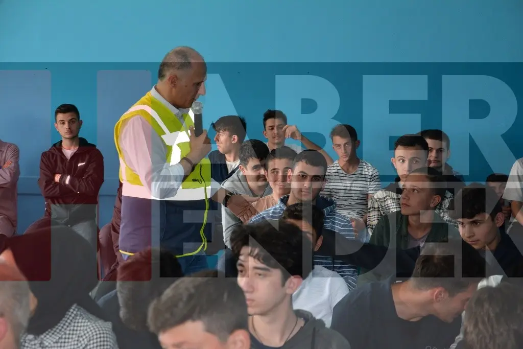 Haber: EKV Pres Yönetim Kurulu Başkanı Zafer Çakmak Meslek Lisesi Öğrencileri İle Buluştu - Galeri-9