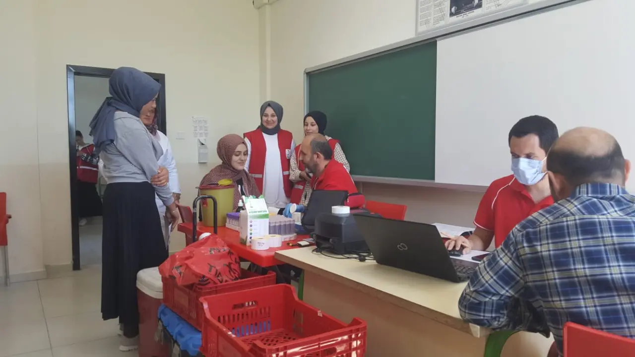 Haber: Hendek İmam Hatip'ten Kan Bağışı - Galeri-1
